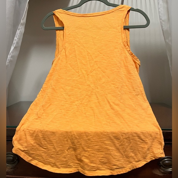 Old Navy Women's Medium Neon Orange Relaxed Fit Sleeveless Tank Top - Picture 3 of 4